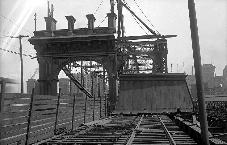 The Smithfield Street Bridge - 1911.