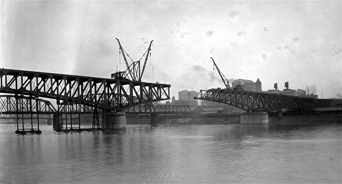 Liberty Bridge Construction - 06/06/1927.