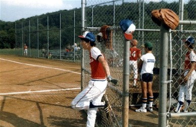 Gary Gielas watches the Ingomar
team taking batting practice.