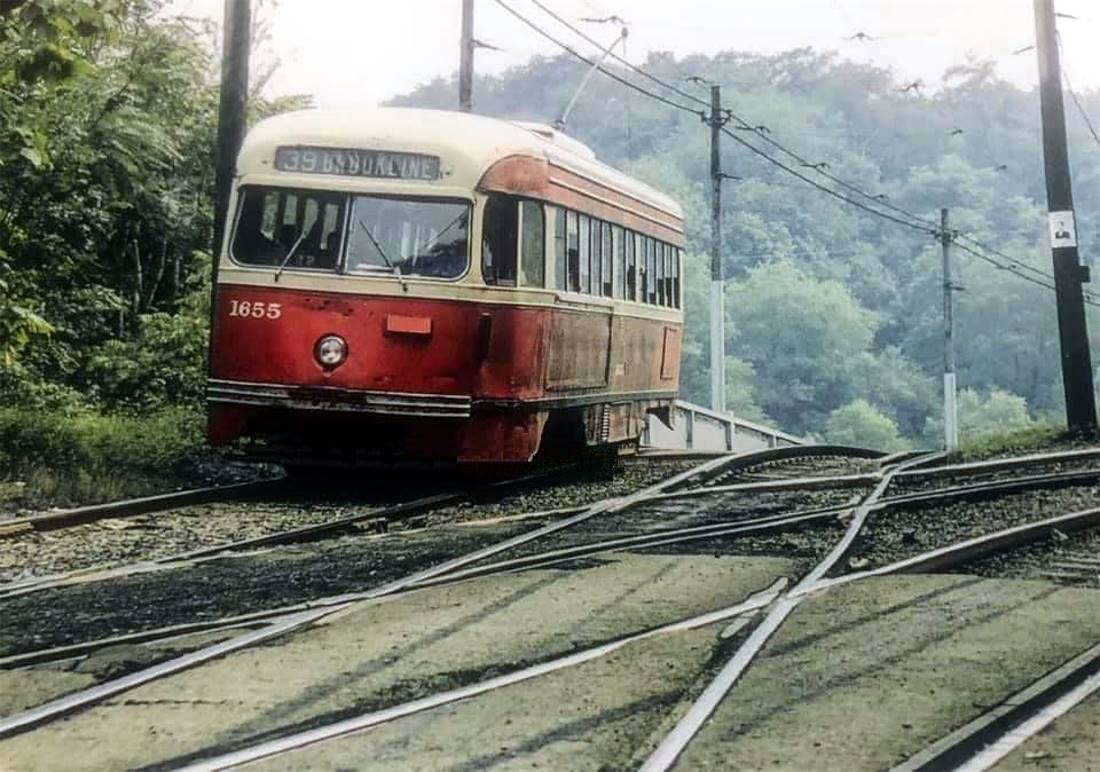 39-Brookline at the top of the trolley ramp merging onto Beechview line.