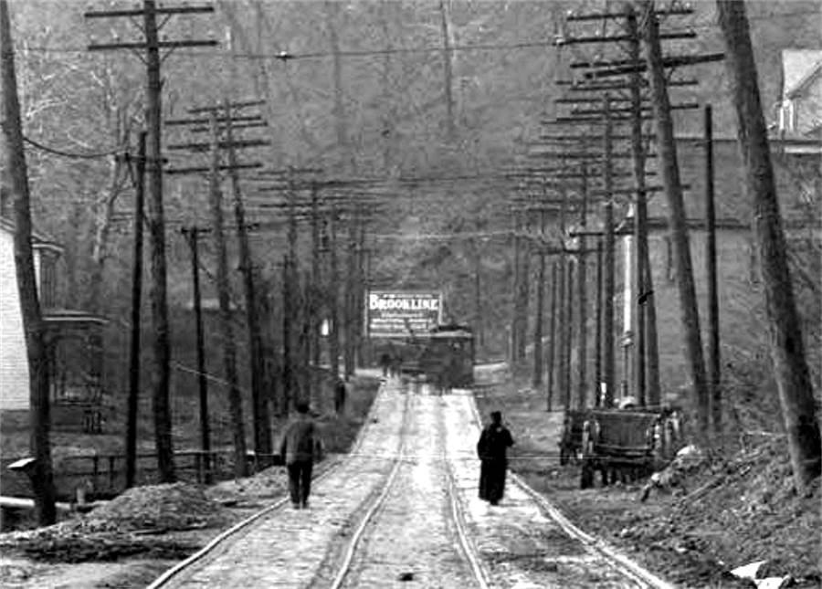 Outbound streetcar approaches
Brookside Avenue  - March 1915.