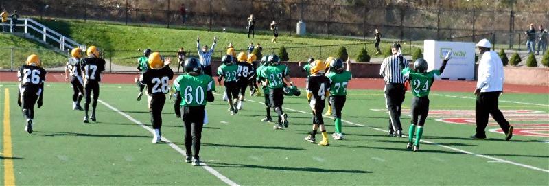 Jamyle Liebro scores a first half
touchdown to tie the score at 6-6.