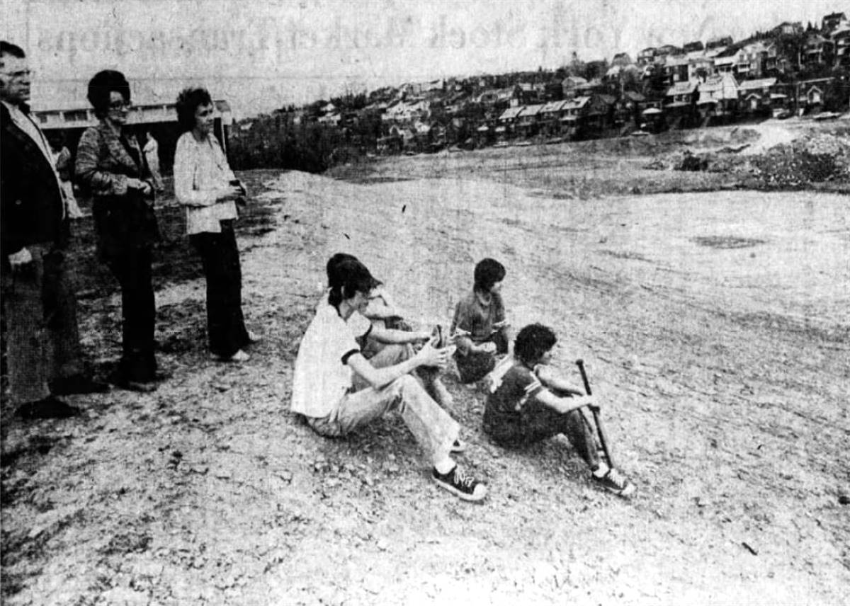 Delays in ballfield construction threatened
to cancel the 1976 Senior League season.