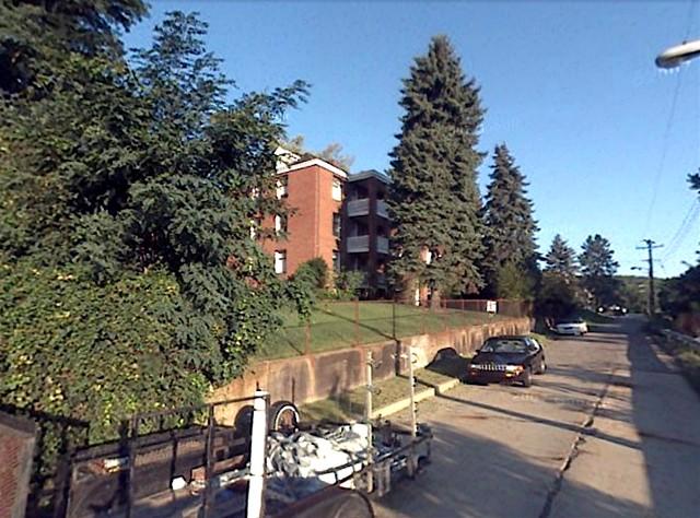 Ballinger Street in 2011 at the location
of the old Oak Elementary School.
